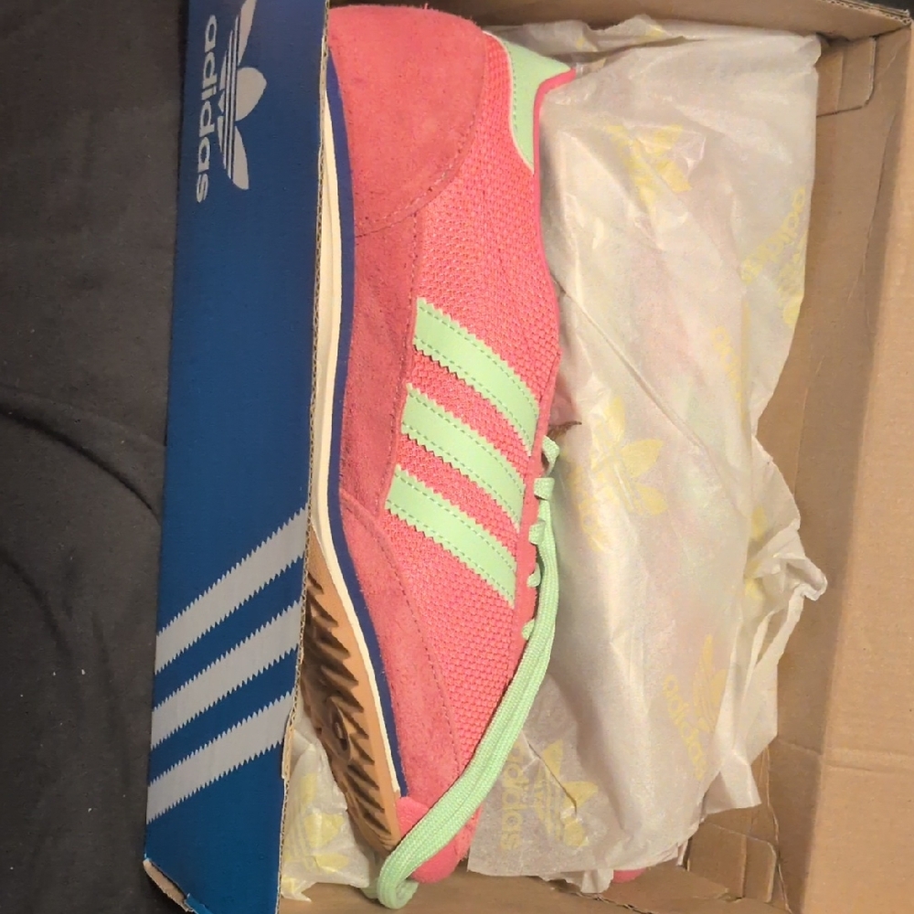 Adidas Women's Vibrant Pink and Mint Sneakers